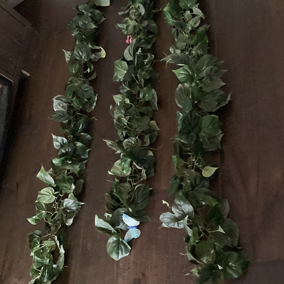 Ivy floral garland, 3 strands - Picture 2 of 2